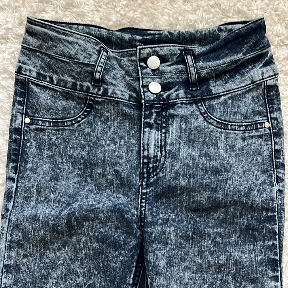 Jeans - Picture 2 of 4